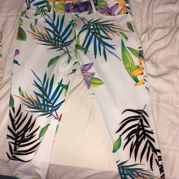 Capris tropical summer wear - Picture 2 of 4